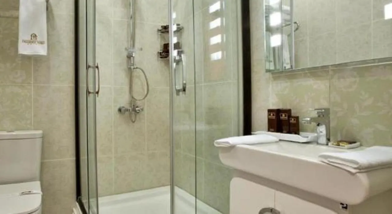 Paradise Hotel Baku